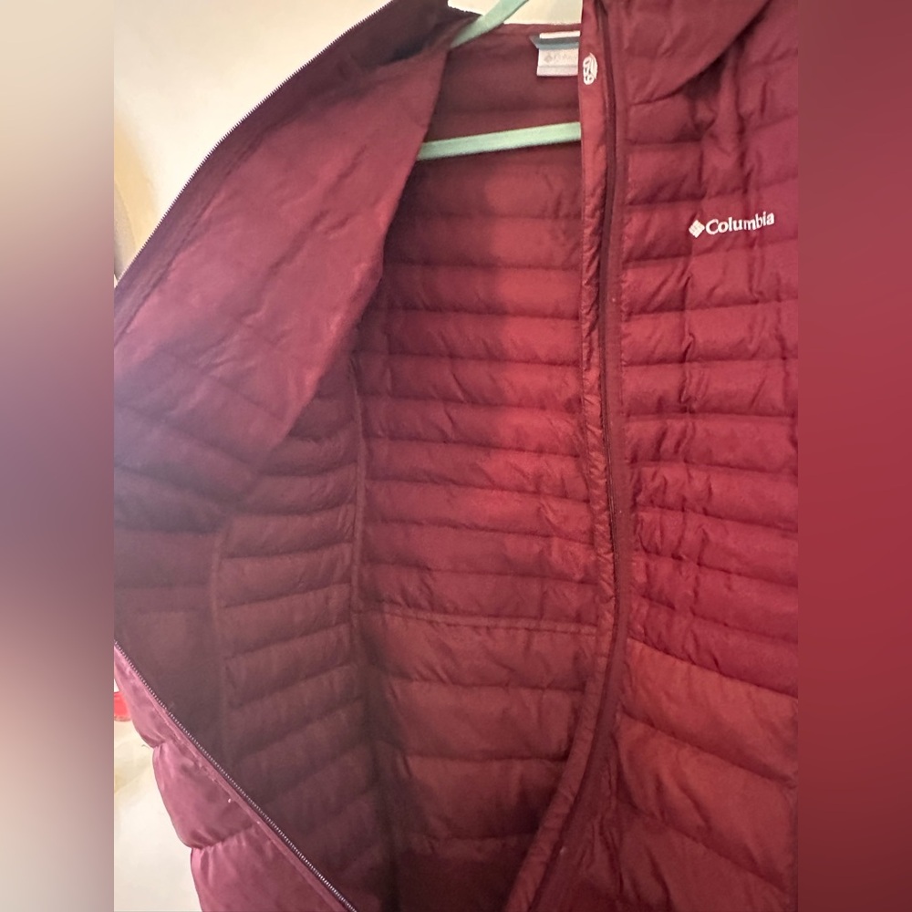 Columbia Puffer Jacket with Water-Resistant Finish - Picture 11 of 11